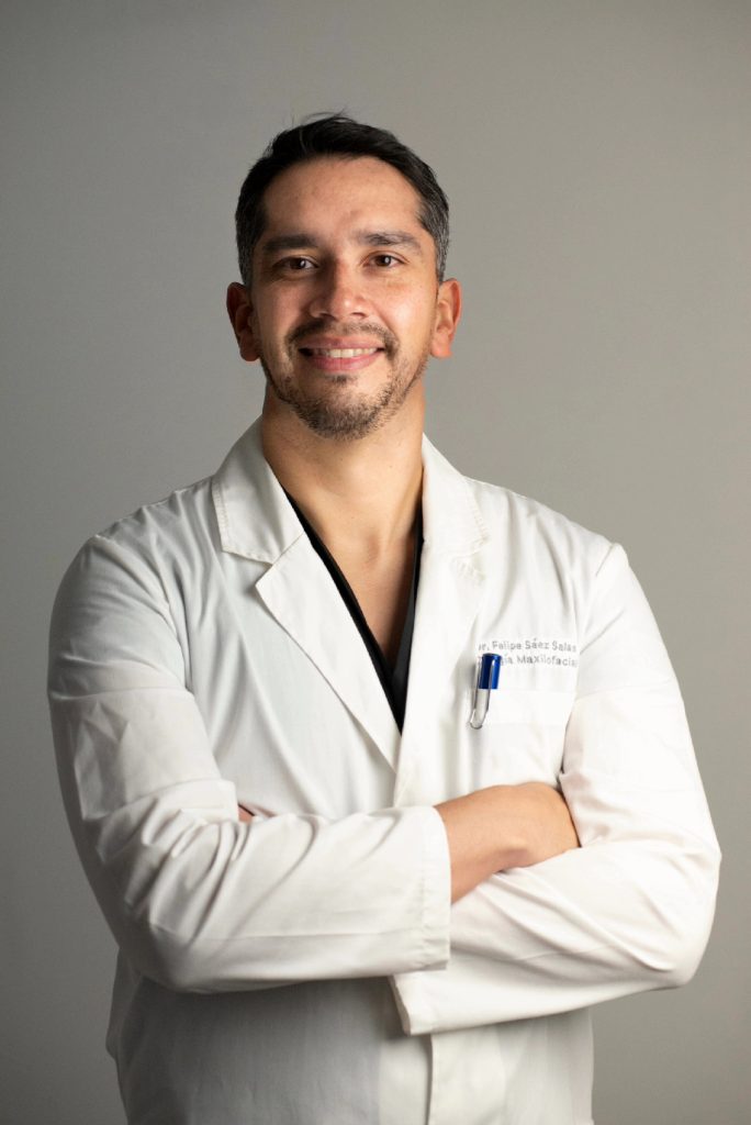 Dr. Felipe Sáez